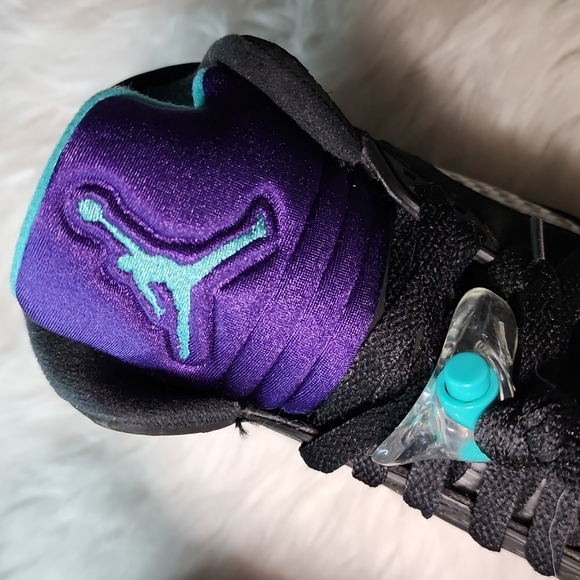 Air Jordan 5 Retro "Black Grape" - Picture 2 of 7